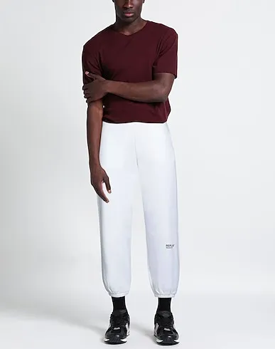 https://images.styletyx.com/images/white-sweatshirt-casual-pants-replay-13316698_2.webp