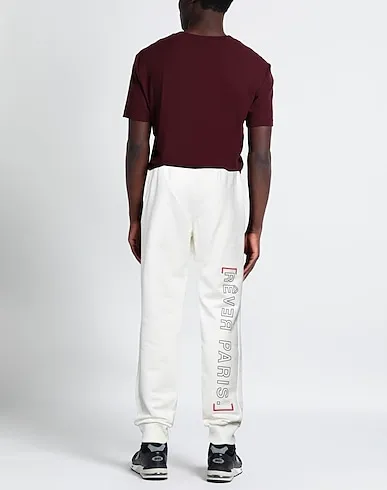 https://images.styletyx.com/images/white-sweatshirt-casual-pants-rever-paris-13178883_3.webp