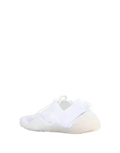https://images.styletyx.com/images/white-techno-fabric-sneakers-basket-basse-kenzo-1368849_3.webp