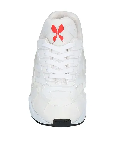 https://images.styletyx.com/images/white-techno-fabric-sneakers-f-wd-1523922_4.webp