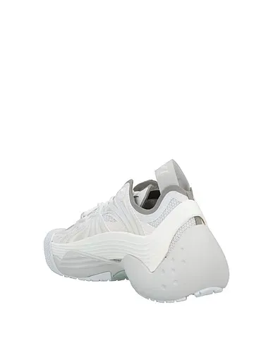https://images.styletyx.com/images/white-techno-fabric-sneakers-lanvin-12941102_3.webp