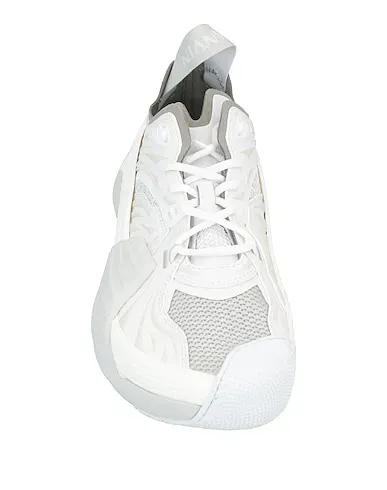 https://images.styletyx.com/images/white-techno-fabric-sneakers-lanvin-12941102_4.webp