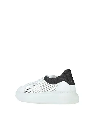 https://images.styletyx.com/images/white-techno-fabric-sneakers-vitamina-tu-825963_3.webp