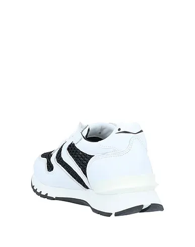 https://images.styletyx.com/images/white-techno-fabric-sneakers-voile-blanche-1005200003_3.webp
