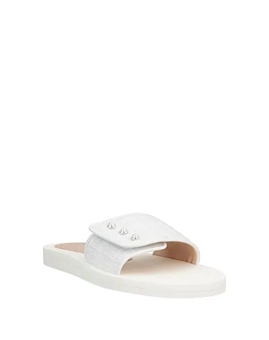 https://images.styletyx.com/images/white-tweed-sandals-stuart-weitzman-3074526_2.webp