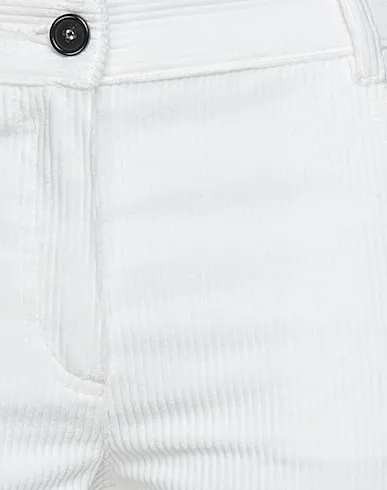 https://images.styletyx.com/images/white-velvet-casual-pants-a-b-1419986_4.webp