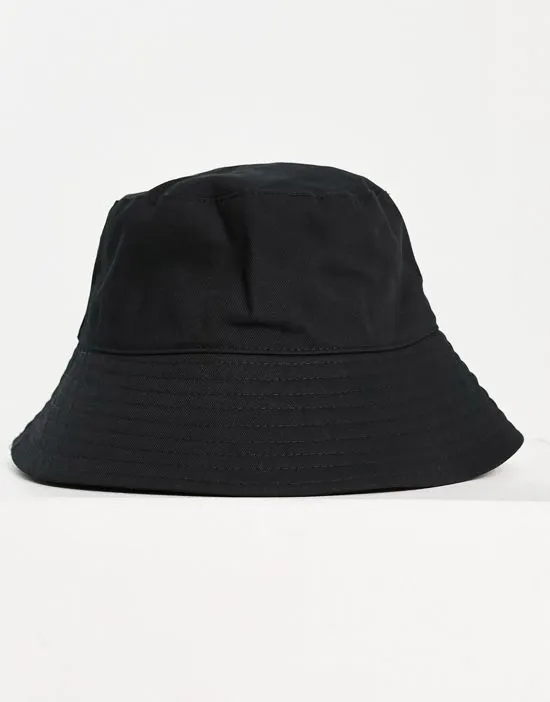 https://images.styletyx.com/images/wide-brim-bucket-hat-in-black-cotton-asos-design-13061091_3.webp