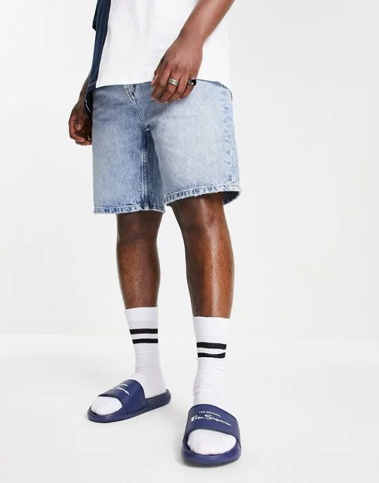 https://images.styletyx.com/images/wide-fit-logo-sliders-in-navy-ben-sherman-1887421_2.webp