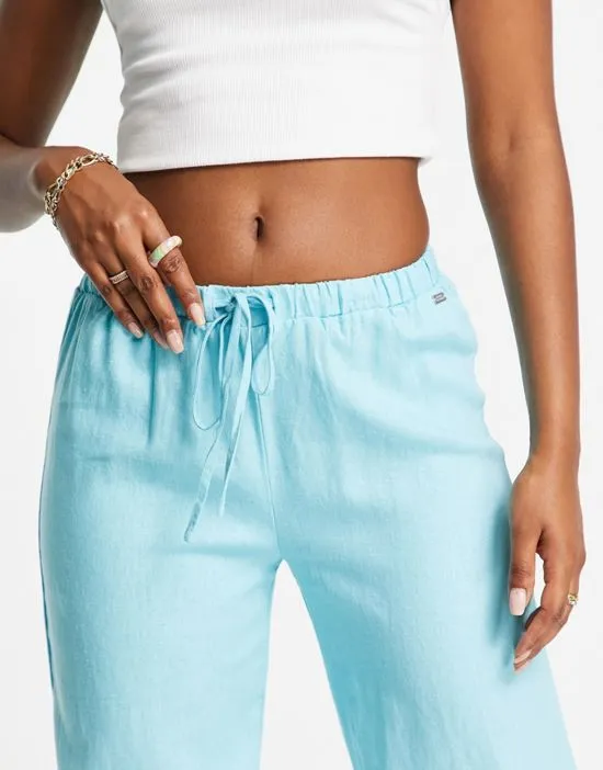 https://images.styletyx.com/images/wide-leg-linen-pants-in-blue-pull-bear-2947893_3.webp