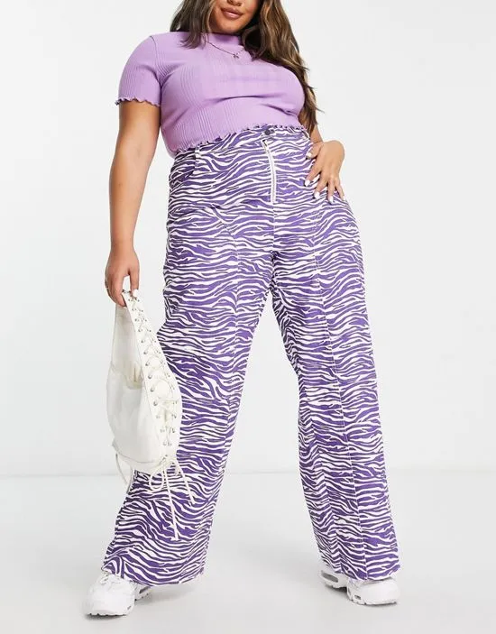 https://images.styletyx.com/images/wide-leg-pants-in-lilac-zebra-missguided-plus-2505310_3.webp