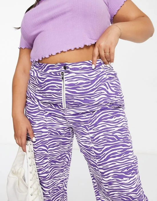 https://images.styletyx.com/images/wide-leg-pants-in-lilac-zebra-missguided-plus-2505310_4.webp
