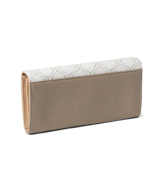 https://images.styletyx.com/images/wildwood-slg-organizer-bifold-wallet-nine-west-12952519_2.webp