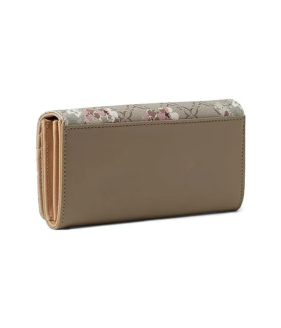 https://images.styletyx.com/images/wildwood-slg-organizer-bifold-wallet-nine-west-13241526_2.webp