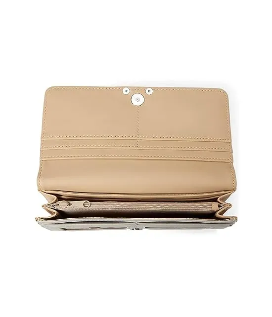 https://images.styletyx.com/images/wildwood-slg-organizer-bifold-wallet-nine-west-13243358_3.webp