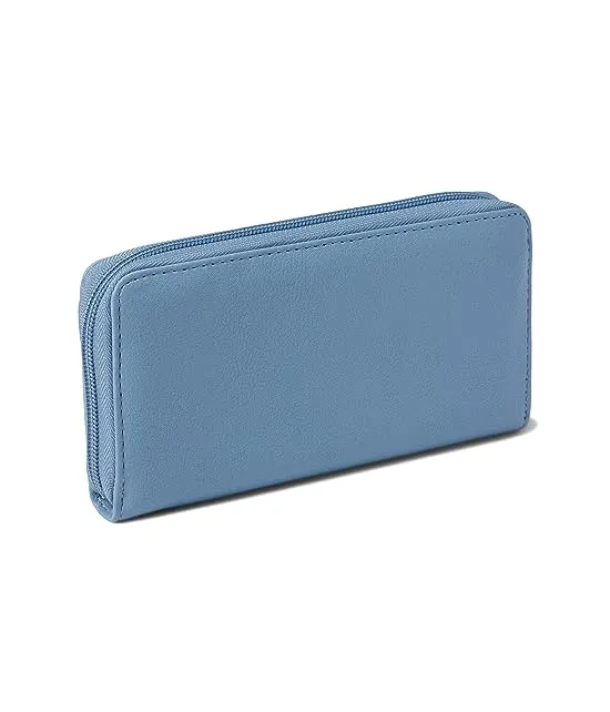 https://images.styletyx.com/images/wildwood-slg-zip-around-bifold-wallet-nine-west-12952518_2.webp