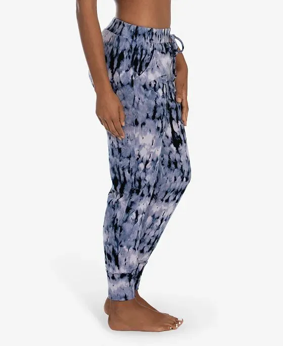https://images.styletyx.com/images/women-s-chloe-kaira-tie-dye-hacci-pant-midnight-bakery-1832263_2.webp