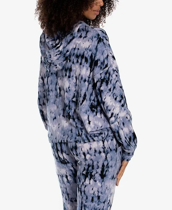 https://images.styletyx.com/images/women-s-chloe-kaira-tie-dye-hacci-top-midnight-bakery-1792805_3.webp