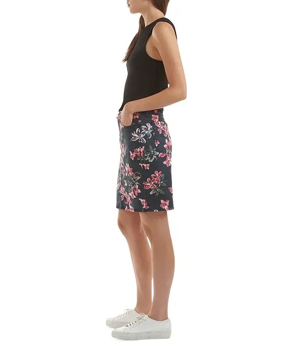 https://images.styletyx.com/images/women-s-in-bloom-pencil-skirt-jen7-13377759_3.webp