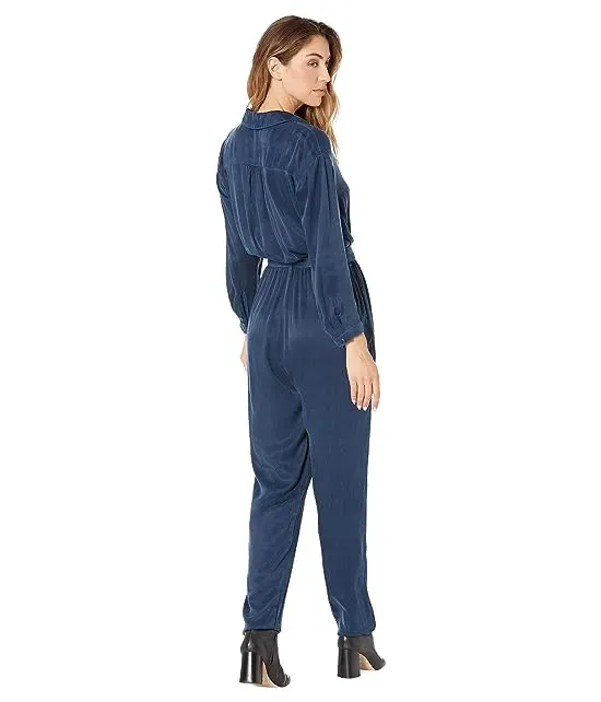 https://images.styletyx.com/images/wrap-front-jumpsuit-bella-dahl-3142127_2.webp
