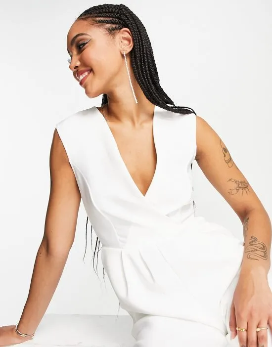 https://images.styletyx.com/images/wrap-front-wide-leg-jumpsuit-in-ivory-closet-london-1754168_4.webp