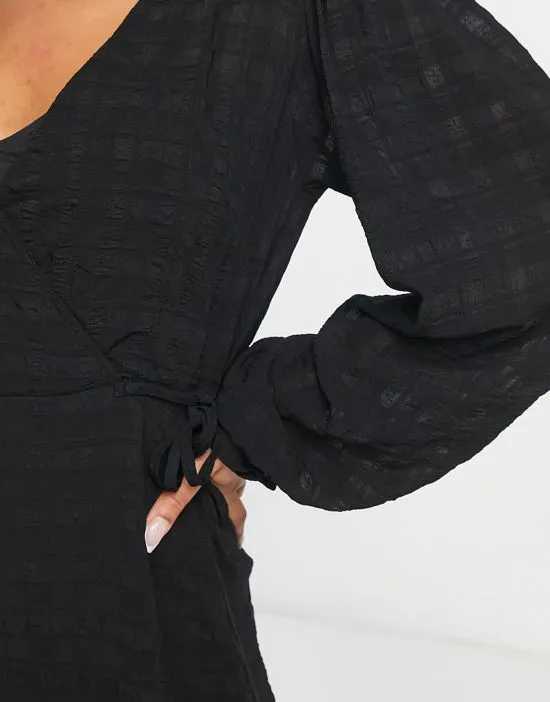 https://images.styletyx.com/images/wrap-midi-dress-in-black-check-new-look-3108768_3.webp