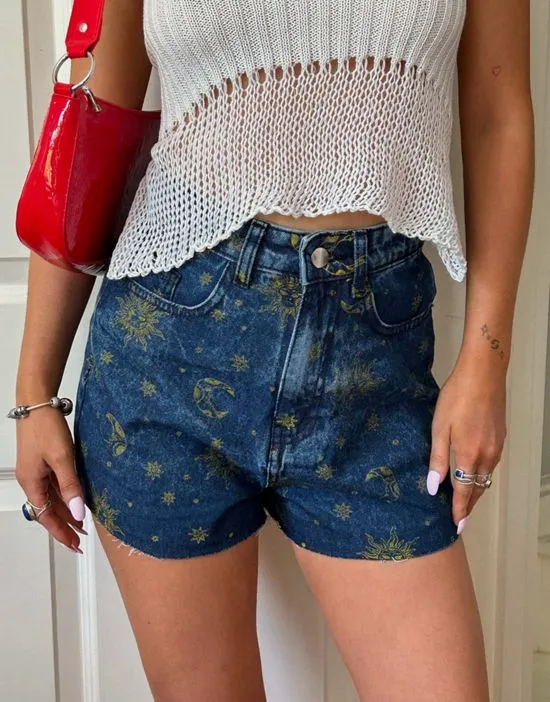 https://images.styletyx.com/images/x-chloe-davie-high-waist-mom-shorts-in-denim-moon-print-daisy-street-1222756148_2.webp
