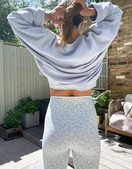 https://images.styletyx.com/images/x-collyer-twins-high-waist-leggings-in-delicate-floral-part-of-a-set-labelrail-1905074_2.webp