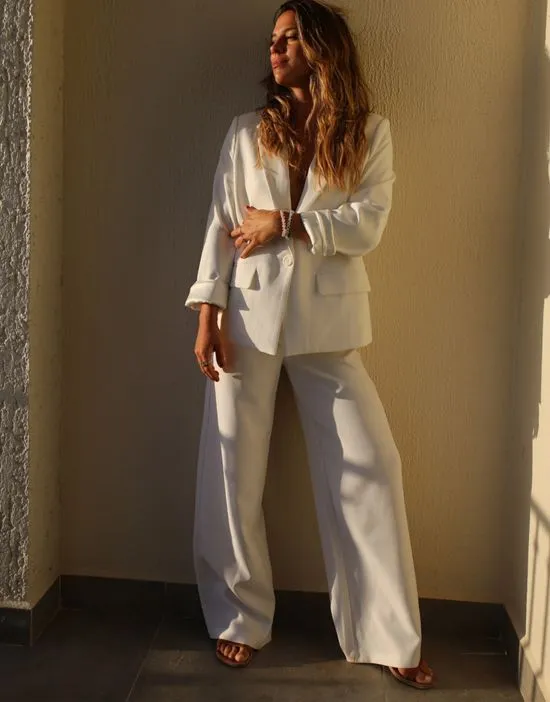 https://images.styletyx.com/images/x-collyer-twins-wide-leg-tailored-pants-in-white-part-of-a-set-labelrail-2480985_4.webp