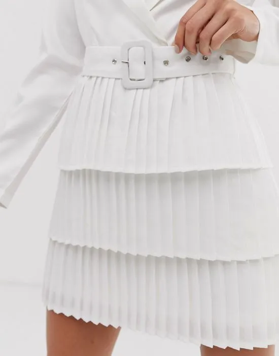 https://images.styletyx.com/images/x-dani-dyer-plunge-front-blazer-dress-with-pleated-skirt-in-white-in-the-style-1842267_3.webp