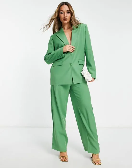 https://images.styletyx.com/images/x-klara-montes-classic-everyday-blazer-in-green-part-of-a-set-na-kd-13002445_2.webp