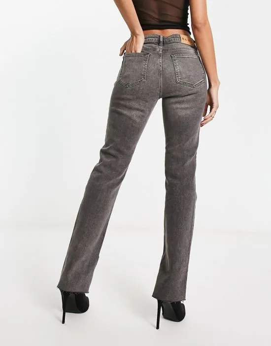 https://images.styletyx.com/images/x-moa-mattsson-split-detail-jeans-in-dark-gray-na-kd-13102141_5.webp