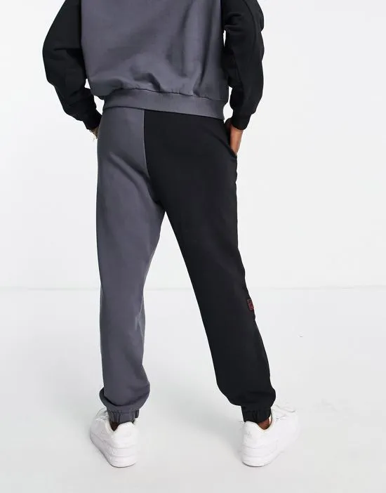 https://images.styletyx.com/images/x-stranger-things-upside-down-sweatpants-in-black-gray-quiksilver-2033336_2.webp