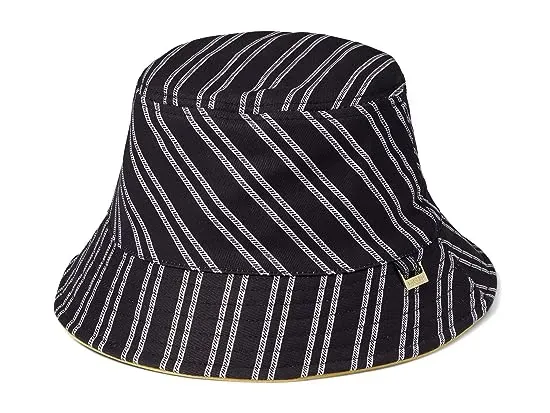 https://images.styletyx.com/images/yatch-bucket-hat-ralph-lauren-13206588_1.webp