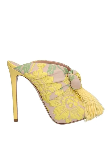 https://images.styletyx.com/images/yellow-brocade-sandals-ermanno-scervino-2308303_1.webp