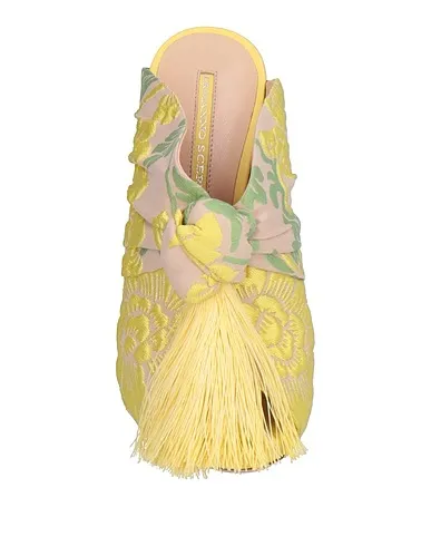 https://images.styletyx.com/images/yellow-brocade-sandals-ermanno-scervino-2308303_4.webp
