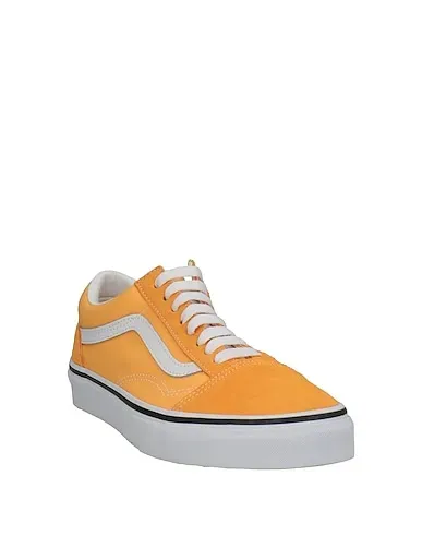 https://images.styletyx.com/images/yellow-canvas-sneakers-vans-3253938_2.webp