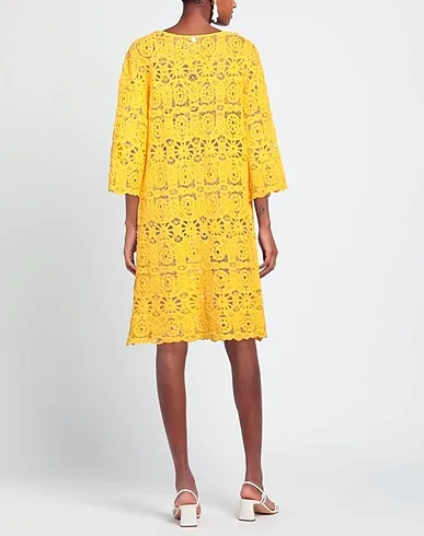 https://images.styletyx.com/images/yellow-knitted-midi-dress-lfdl-13043397_3.webp