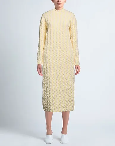 https://images.styletyx.com/images/yellow-knitted-midi-dress-rus-1909004213_2.webp
