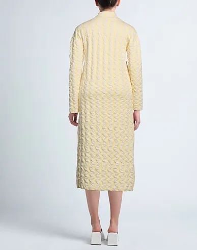 https://images.styletyx.com/images/yellow-knitted-midi-dress-rus-1909004213_3.webp