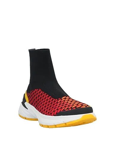 https://images.styletyx.com/images/yellow-knitted-sneakers-neil-barrett-13174941_2.webp