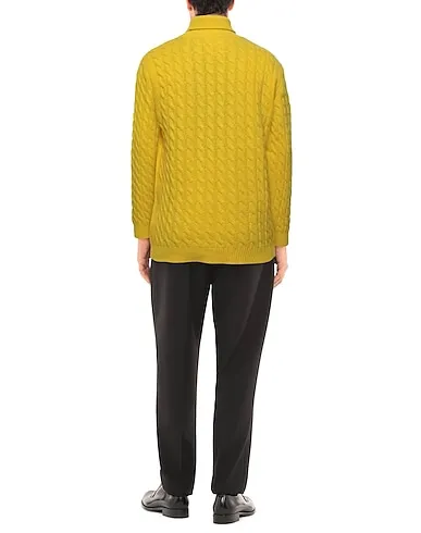 https://images.styletyx.com/images/yellow-knitted-turtleneck-wool-co-1345645_3.webp