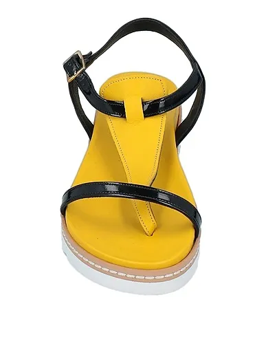 https://images.styletyx.com/images/yellow-leather-flip-flops-i-sandali-968155_4.webp