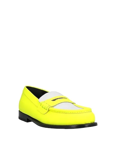 https://images.styletyx.com/images/yellow-leather-loafers-giuseppe-zanotti-3294380_2.webp