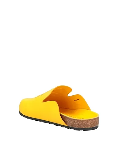 https://images.styletyx.com/images/yellow-leather-mules-and-clogs-etro-876112194_3.webp