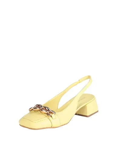 https://images.styletyx.com/images/yellow-leather-pump-bruno-premi-13443264_2.webp