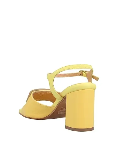 https://images.styletyx.com/images/yellow-leather-sandals-loretta-pettinari-1616763_3.webp