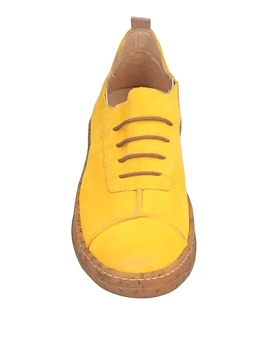 https://images.styletyx.com/images/yellow-leather-sneakers-1725-a-3097647_4.webp