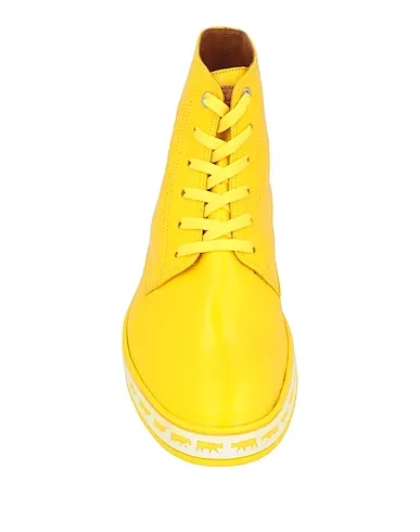 https://images.styletyx.com/images/yellow-leather-sneakers-bally-1909019549_4.webp