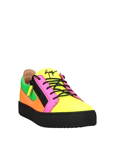 https://images.styletyx.com/images/yellow-leather-sneakers-giuseppe-zanotti-875071127_2.webp