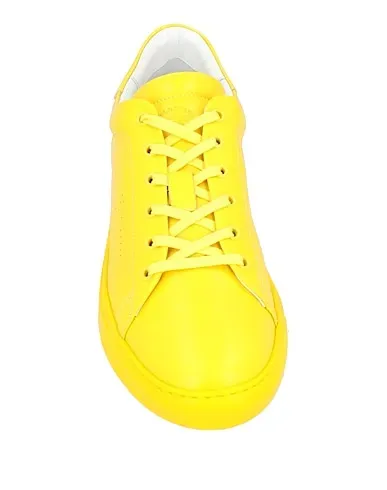 https://images.styletyx.com/images/yellow-leather-sneakers-paul-shark-1554501758_4.webp